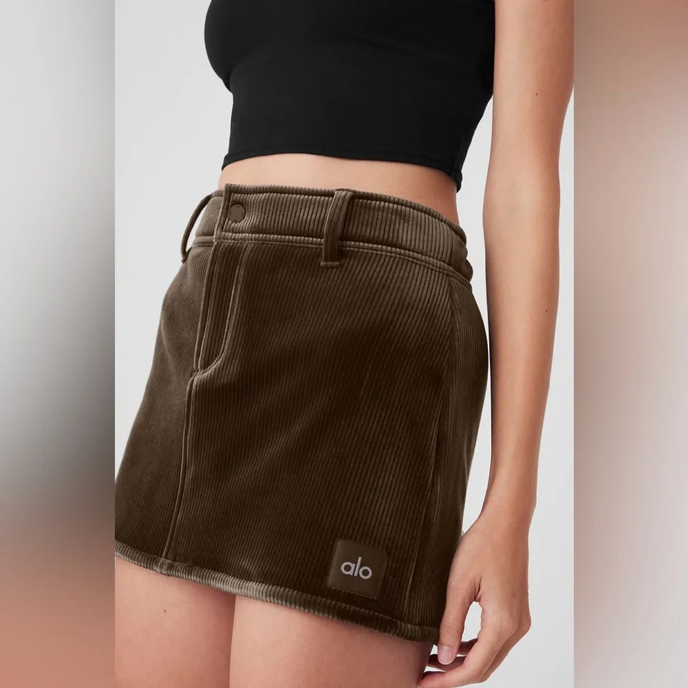 Alo Yoga A-line skirt size S (4-6 ) New with out tag! Macchiato